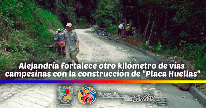 Alejandr�a fortalece otro kil�metro de v�as campesinas con la construcci�n de "Placa Huellas"